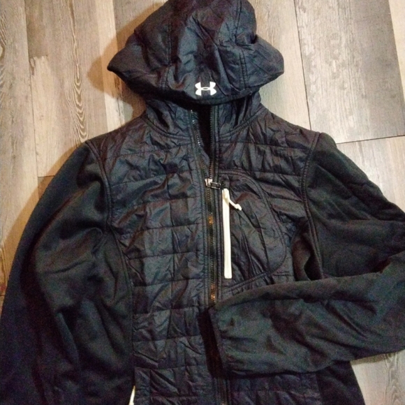 Under Armour Women's Insulated Puffer Jacket Black Jacket Size Medium - Picture 2 of 4